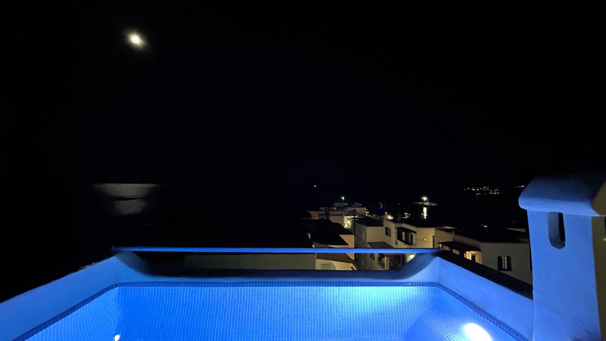 Villa Danae - Seaside Villa With Pool & Hot Tub Piso Livadi Buitenkant foto